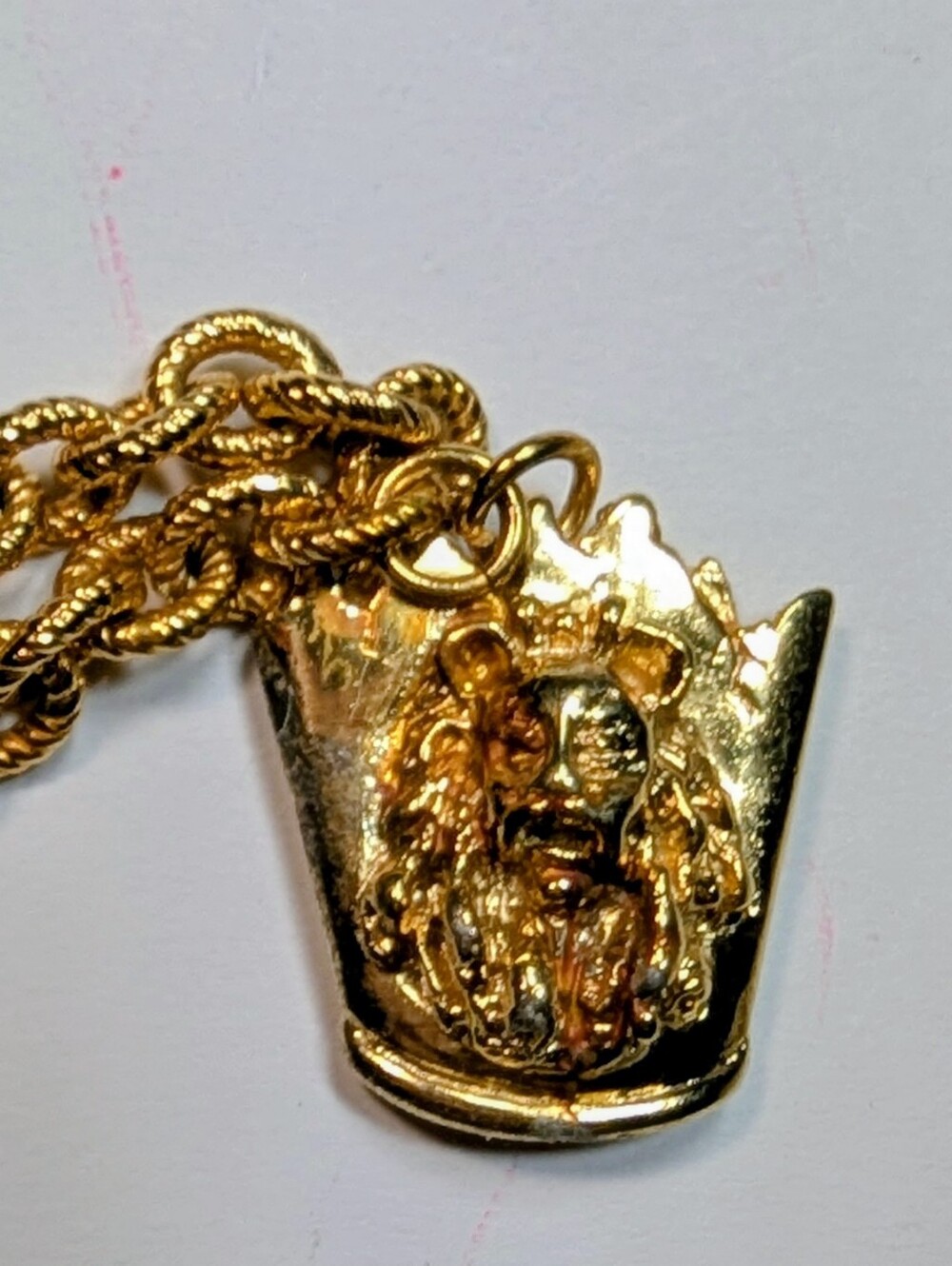 Wendy Gell Oz Cowardly Lion pendant on gold chain.